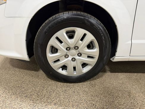Used 2019 Dodge Grand Caravan SE FWD image 66
