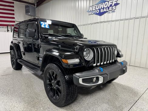 Used 2022 Jeep Wrangler Unlimited Sahara w/ Cold Weather Group image 2
