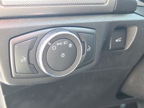 Used 2020 Ford Fusion SE FWD image 31