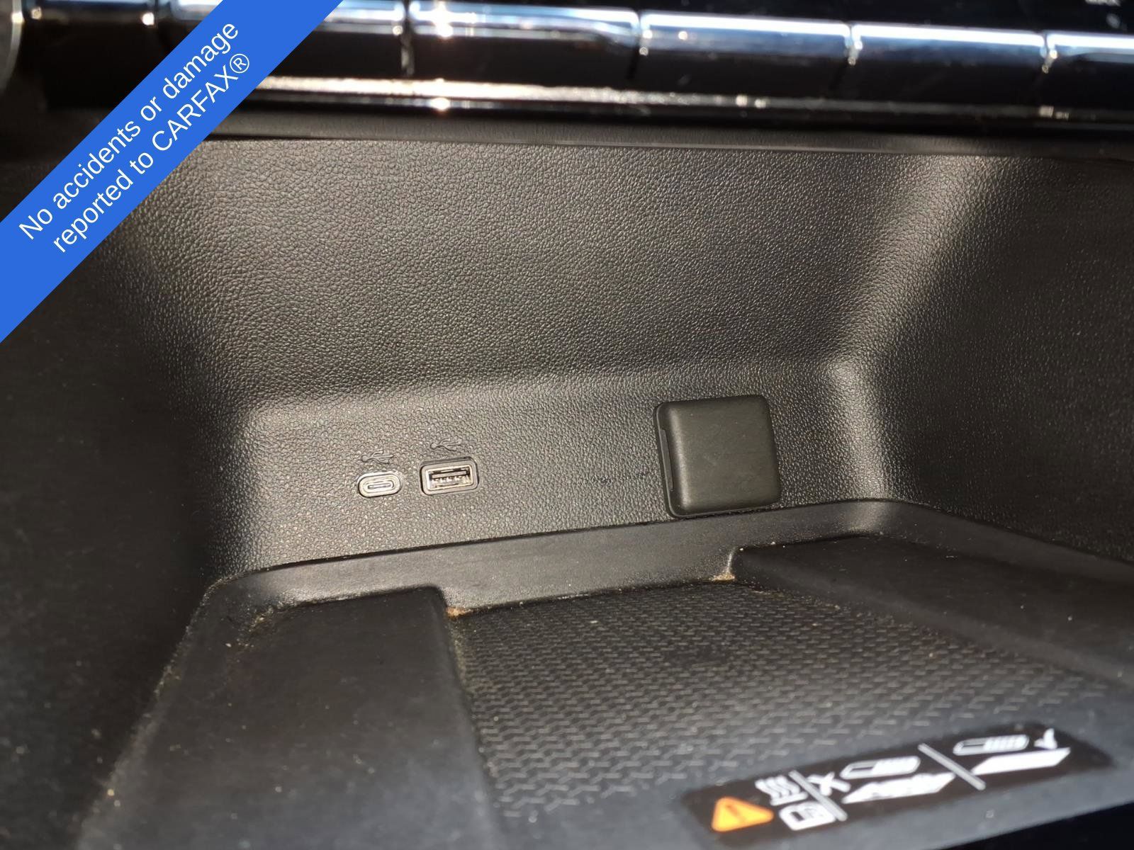 Used 2024 Chevrolet Traverse LT w/ LPO, Floor Liner Package AWD/4WD image 27
