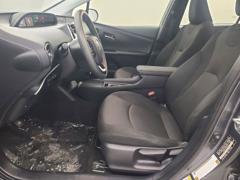 Used 2022 Toyota Prius LE image 25