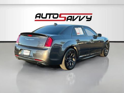 Used 2020 Chrysler 300 S w/ 300S Premium Group RWD image 7