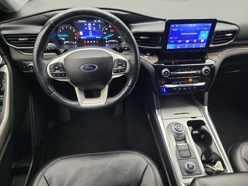 Used 2022 Ford Explorer Limited w/ Equipment Group 301A AWD/4WD image 22