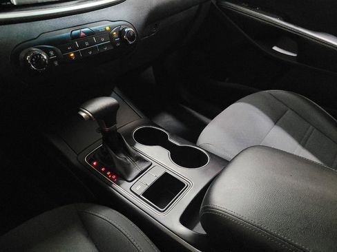 Used 2020 Kia Sorento FWD V6 image 26