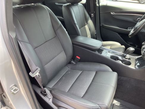 Used 2016 Chevrolet Impala LT FWD image 11
