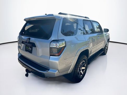 Used 2021 Toyota 4Runner TRD Off-Road AWD/4WD image 9