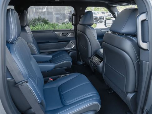 New 2026 INFINITI QX80 4WD image 29