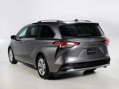 Used 2023 Toyota Sienna Limited AWD/4WD image 31