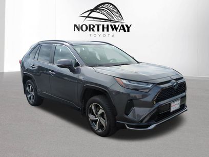 Used 2022 Toyota RAV4 SE w/ Weather & Moonroof Package