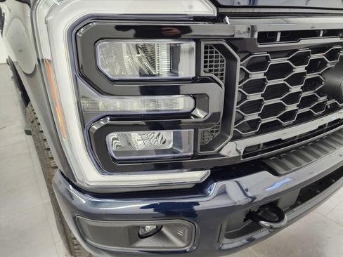 Used 2025 Ford F250 XLT w/ Black Appearance Package image 23