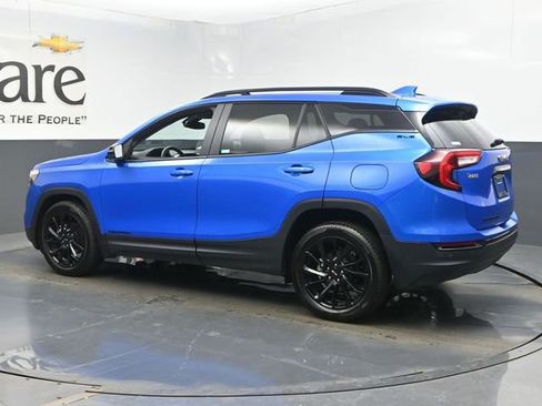 Used 2024 GMC Terrain SLE w/ Driver Convenience Package image 6