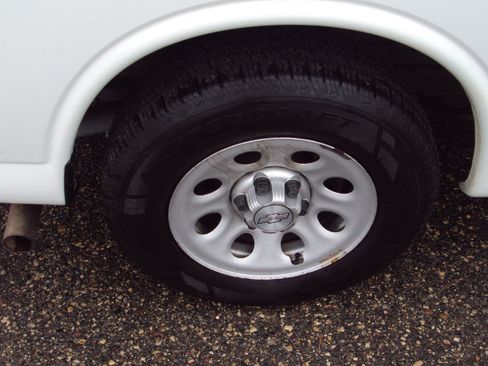 Used 2014 Chevrolet Express 1500 AWD image 33