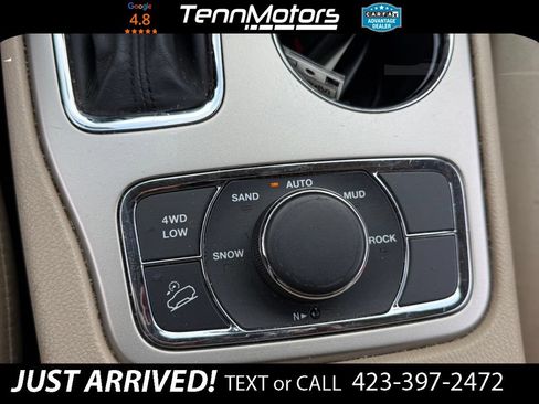 Used 2017 Jeep Grand Cherokee Limited AWD/4WD image 23
