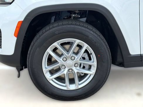 New 2026 Jeep Grand Cherokee Laredo RWD image 12