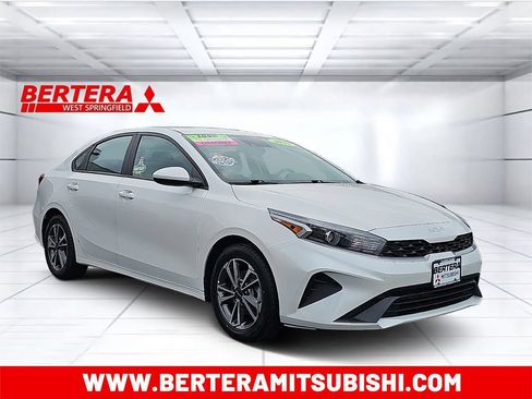 Used 2023 Kia Forte LXS FWD image 1