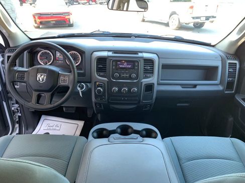 Used 2017 RAM 1500 Express AWD/4WD image 25