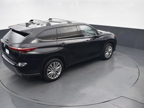 Used 2023 Toyota Highlander Platinum FWD image 51