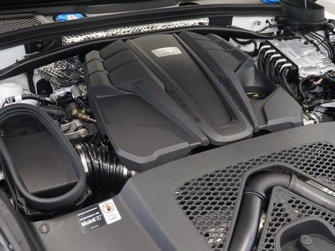 New 2026 Porsche Macan S image 14