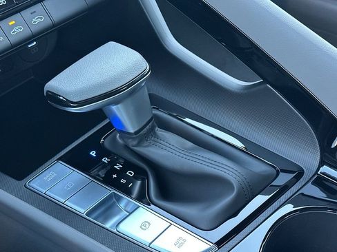 New 2026 Hyundai Elantra Hybrid FWD image 17