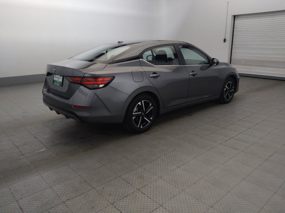 Used 2025 Nissan Sentra SV FWD image 10
