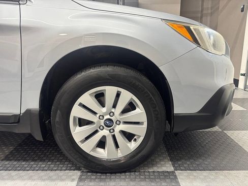 Used 2017 Subaru Outback 2.5i Premium AWD/4WD image 5