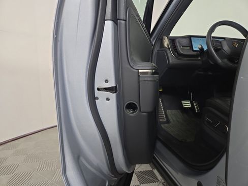 Used 2022 Rivian R1T Launch Edition image 30