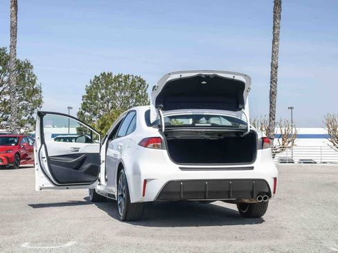 Used 2025 Toyota Corolla SE image 27