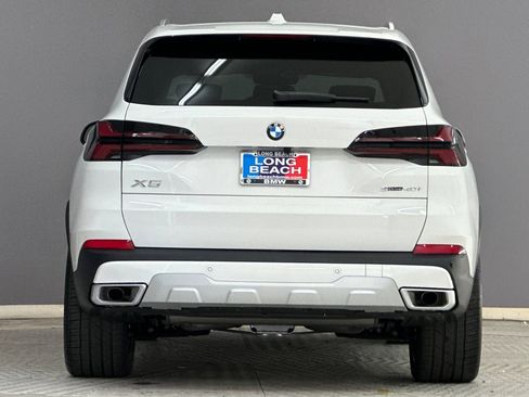 New 2026 BMW X5 sDrive40i image 9