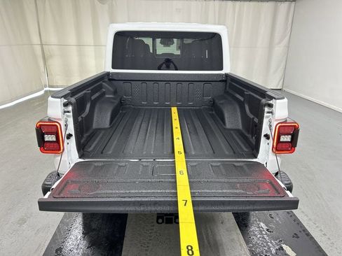 New 2026 Jeep Gladiator Rubicon AWD/4WD image 9