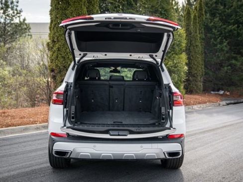 Used 2019 BMW X5 xDrive40i w/ Parking Assistance Package image 22