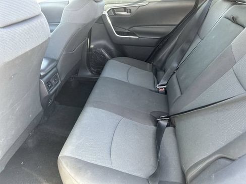 Used 2025 Toyota RAV4 XLE FWD image 18