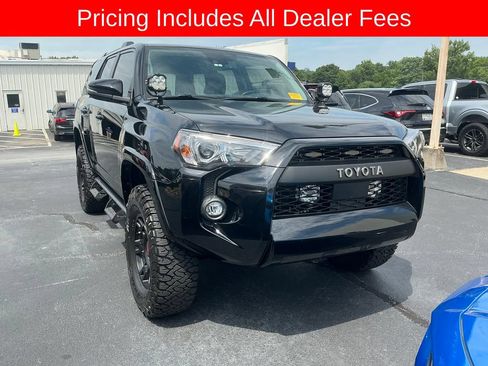 Used 2024 Toyota 4Runner SR5 Premium w/ Moonroof Package AWD/4WD image 7