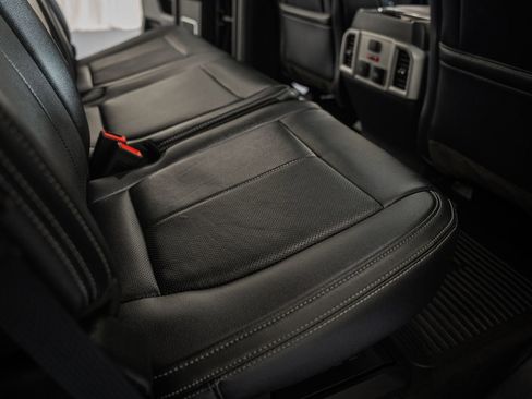 Used 2022 Ford F250 Lariat w/ Black Appearance Pkg image 43