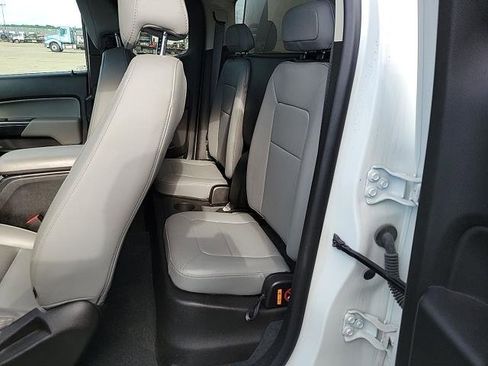 Used 2021 Chevrolet Colorado W/T image 3