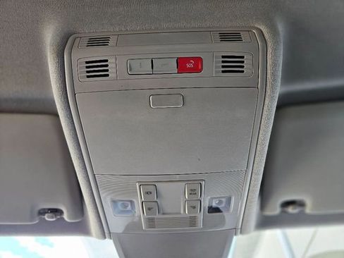 Used 2024 Volkswagen Tiguan S image 27