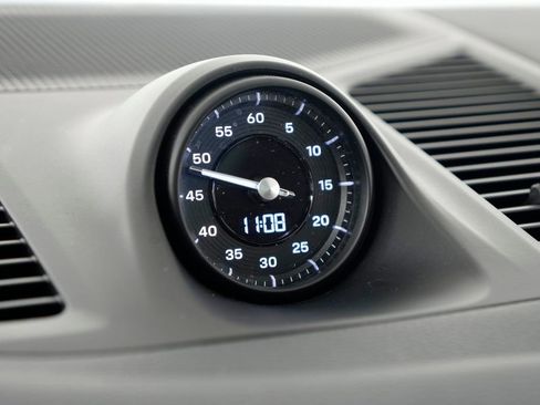 Certified 2024 Porsche Cayenne Coupe image 15