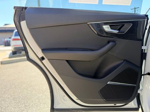 Used 2021 Audi Q8 Premium Plus w/ Premium Plus Package image 16