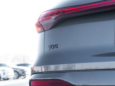 Certified 2025 Audi Q5 Premium w/ Convenience Package image 29