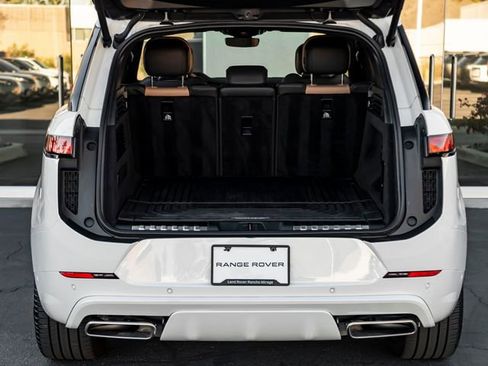 Used 2024 Land Rover Range Rover Sport Dynamic SE image 25