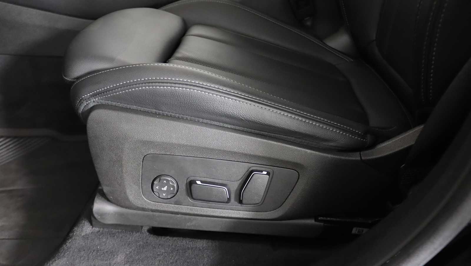Used 2024 BMW X3 M40i w/ Premium Package AWD/4WD image 21