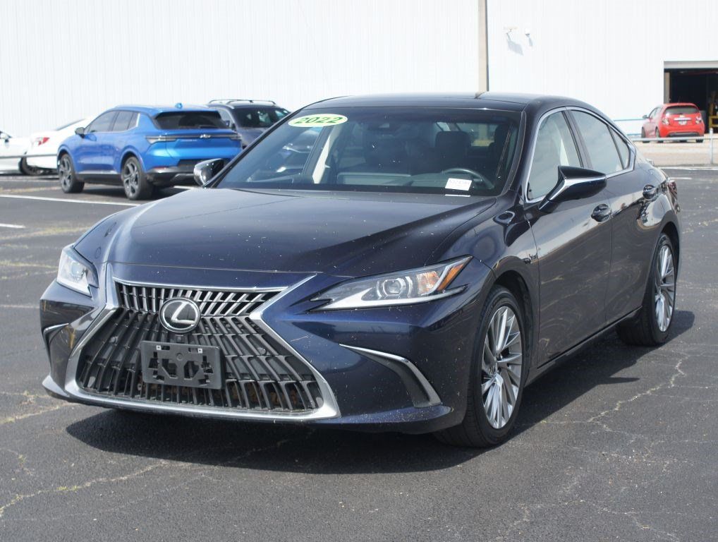 Used 2022 Lexus ES 350 Ultra Luxury FWD image 2