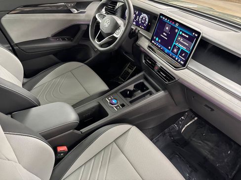 New 2026 Volkswagen Tiguan SE R-Line AWD/4WD image 15
