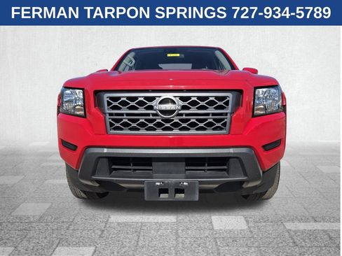 Used 2023 Nissan Frontier SV image 2