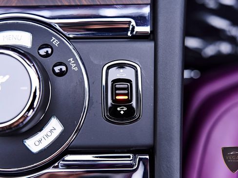 Used 2017 Rolls-Royce Wraith RWD image 76