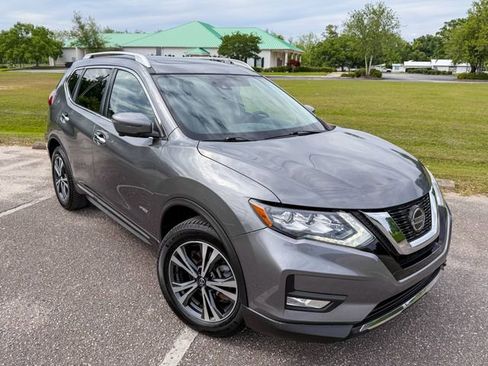 Used 2018 Nissan Rogue SL w/ Premium Package AWD/4WD image 2
