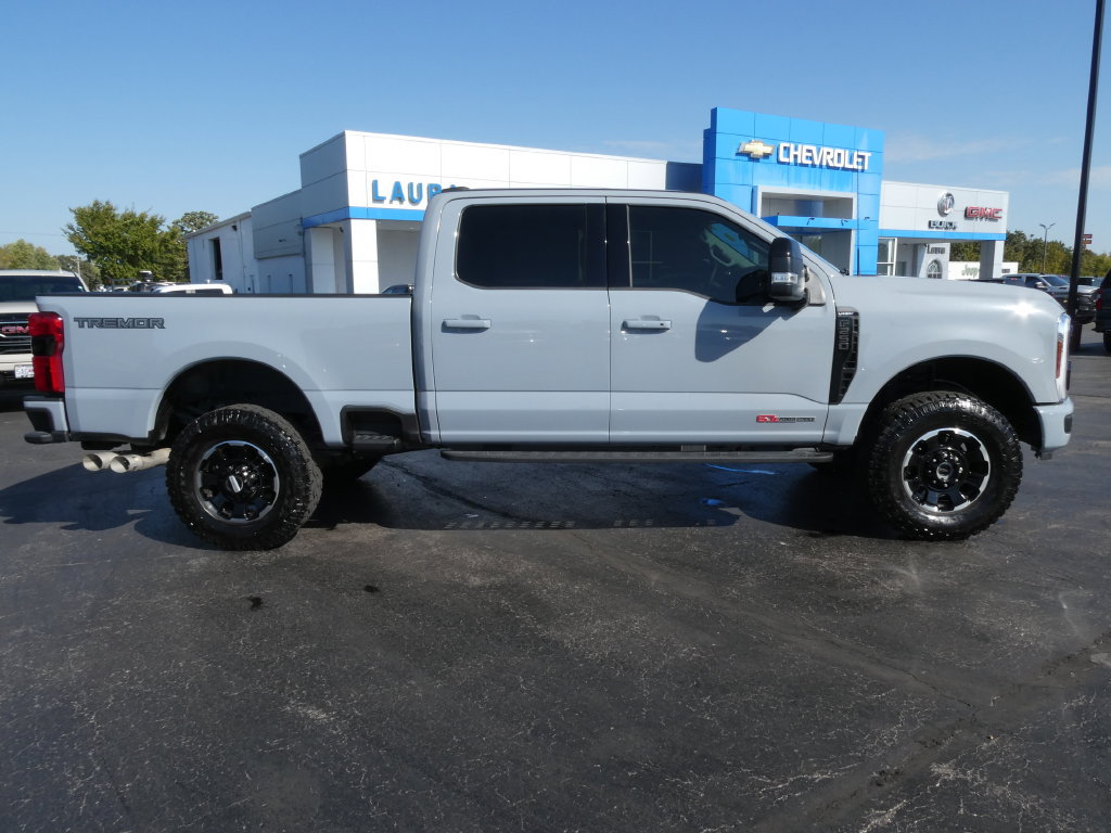 Used 2025 Ford F250 Lariat w/ Tremor Off-Road Package AWD/4WD image 4