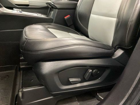 Certified 2022 Ford Explorer XLT w/ Equipment Group 202A image 18