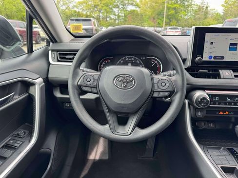 Used 2025 Toyota RAV4 XLE AWD/4WD image 22