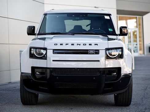 New 2026 Land Rover Defender 110 X-Dynamic SE image 13