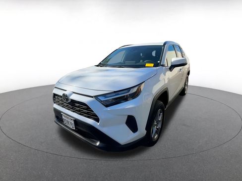 Used 2025 Toyota RAV4 XLE image 10